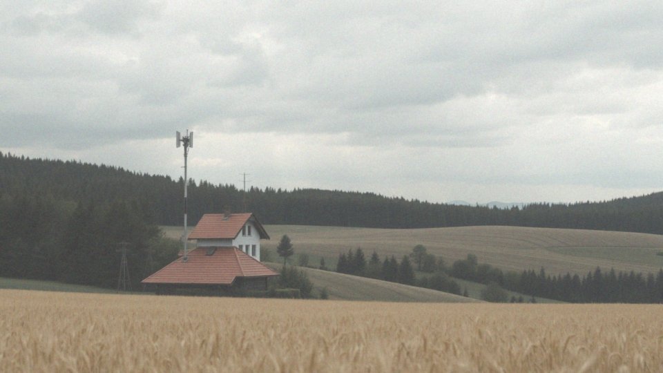 Jakie mają znaczenie warunki terenowe dla odbioru sygnału telewizyjnego?